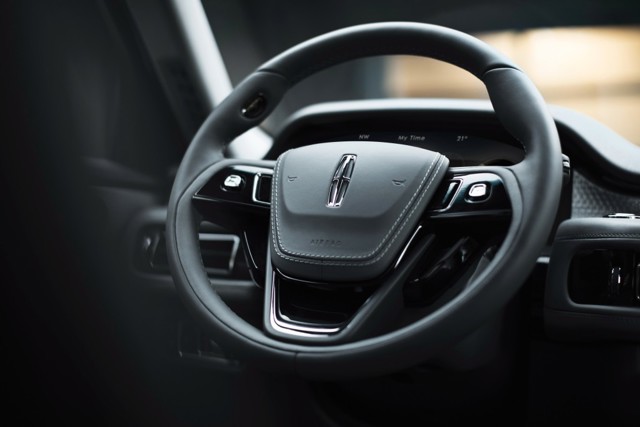 Lincoln Aviator photo 113