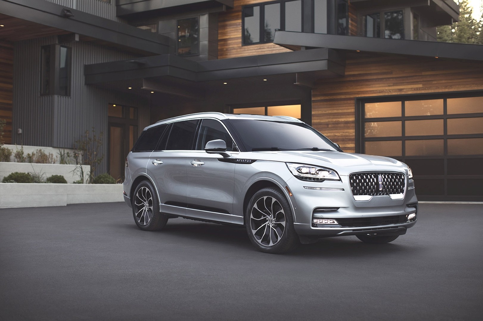 Lincoln Aviator photo 89