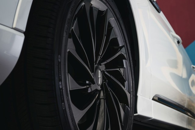Lincoln Aviator photo 96