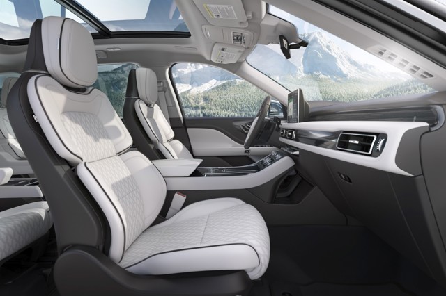 Lincoln Aviator photo 117