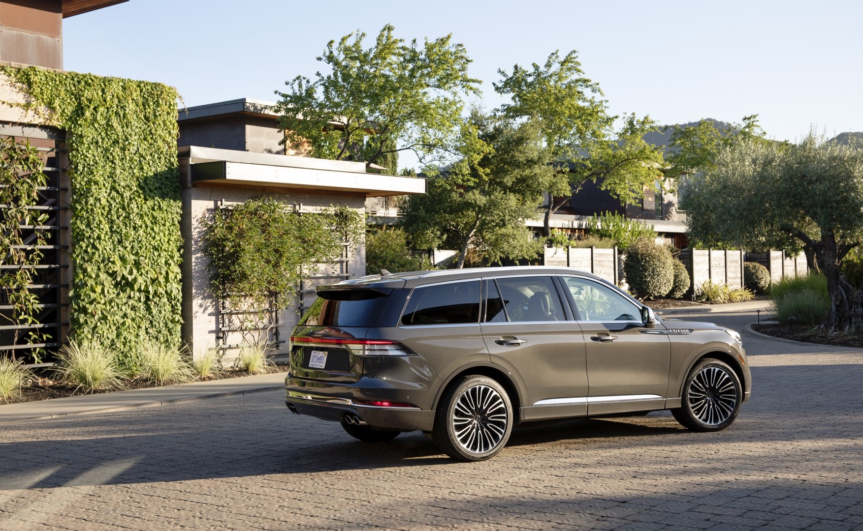 Lincoln Aviator photo 33