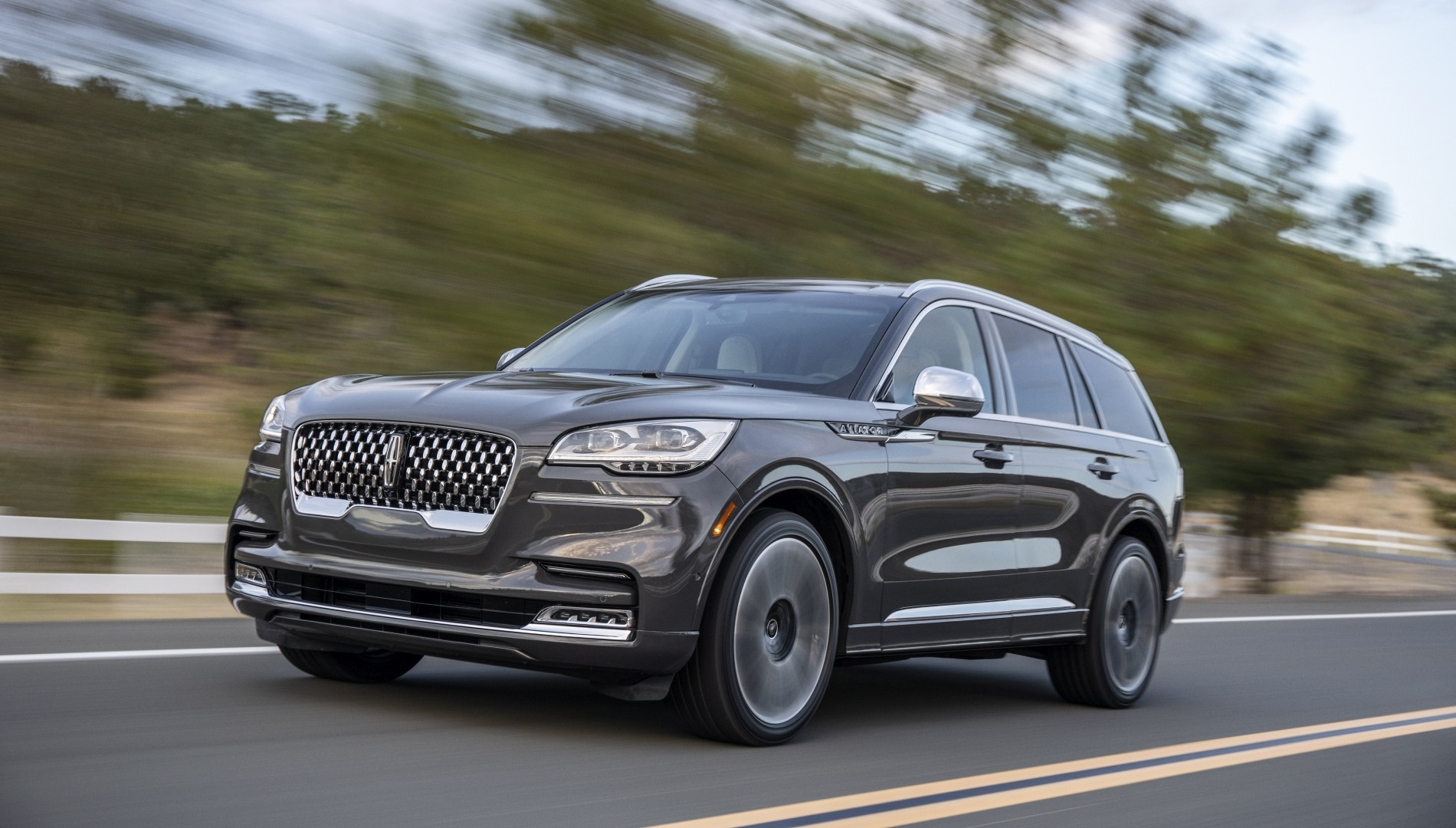 Lincoln Aviator photo 39