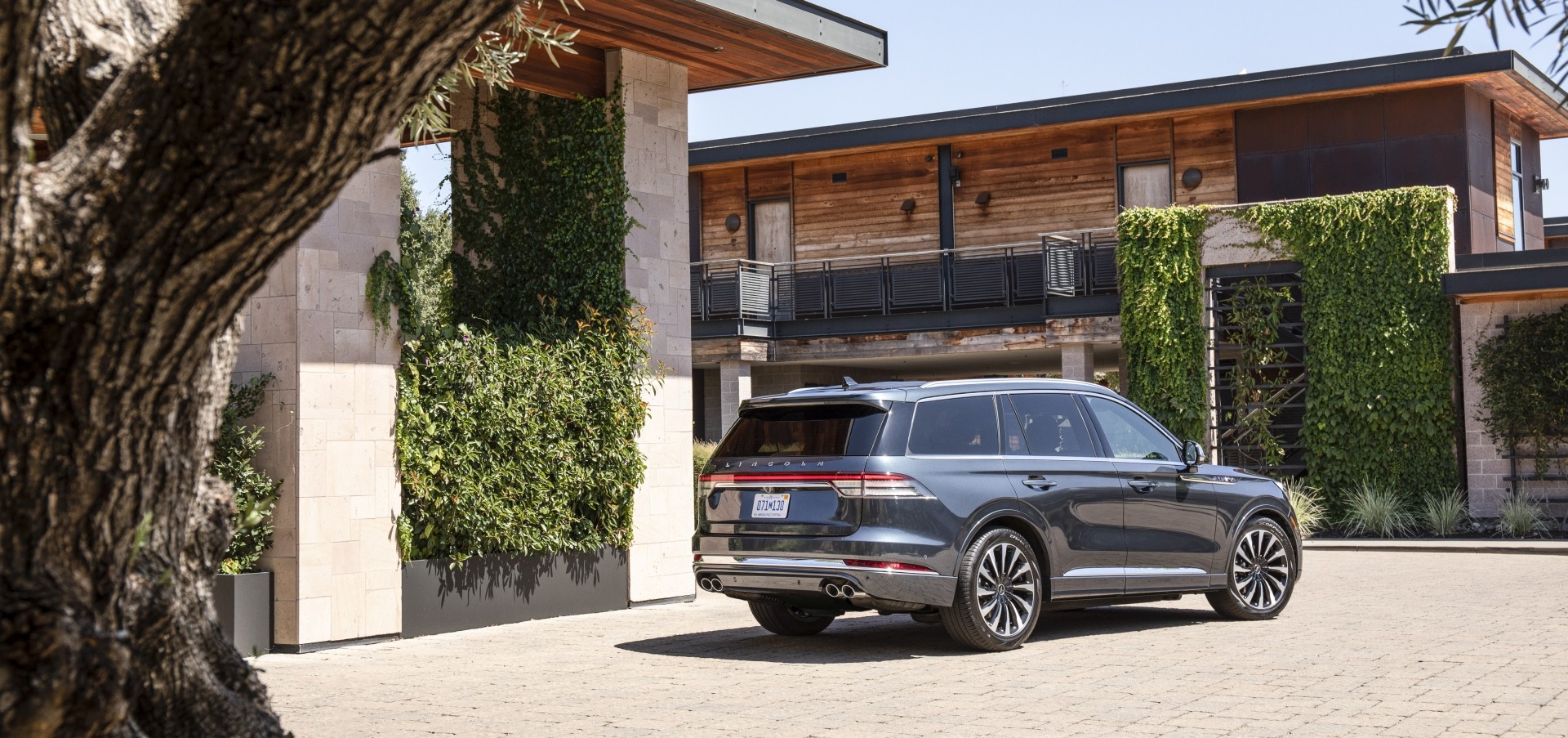 Lincoln Aviator photo 44