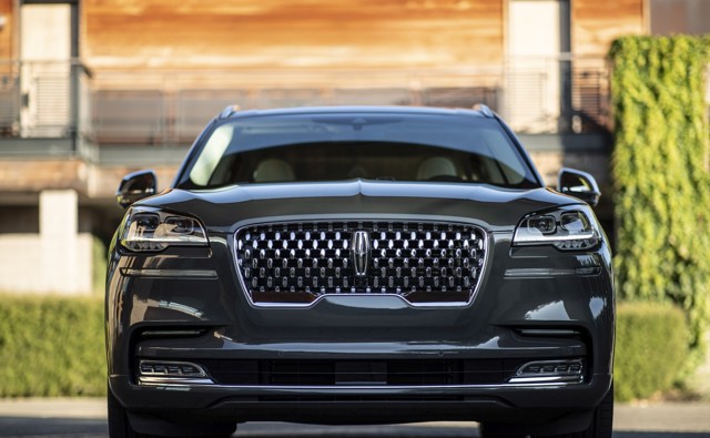 Lincoln Aviator photo 47