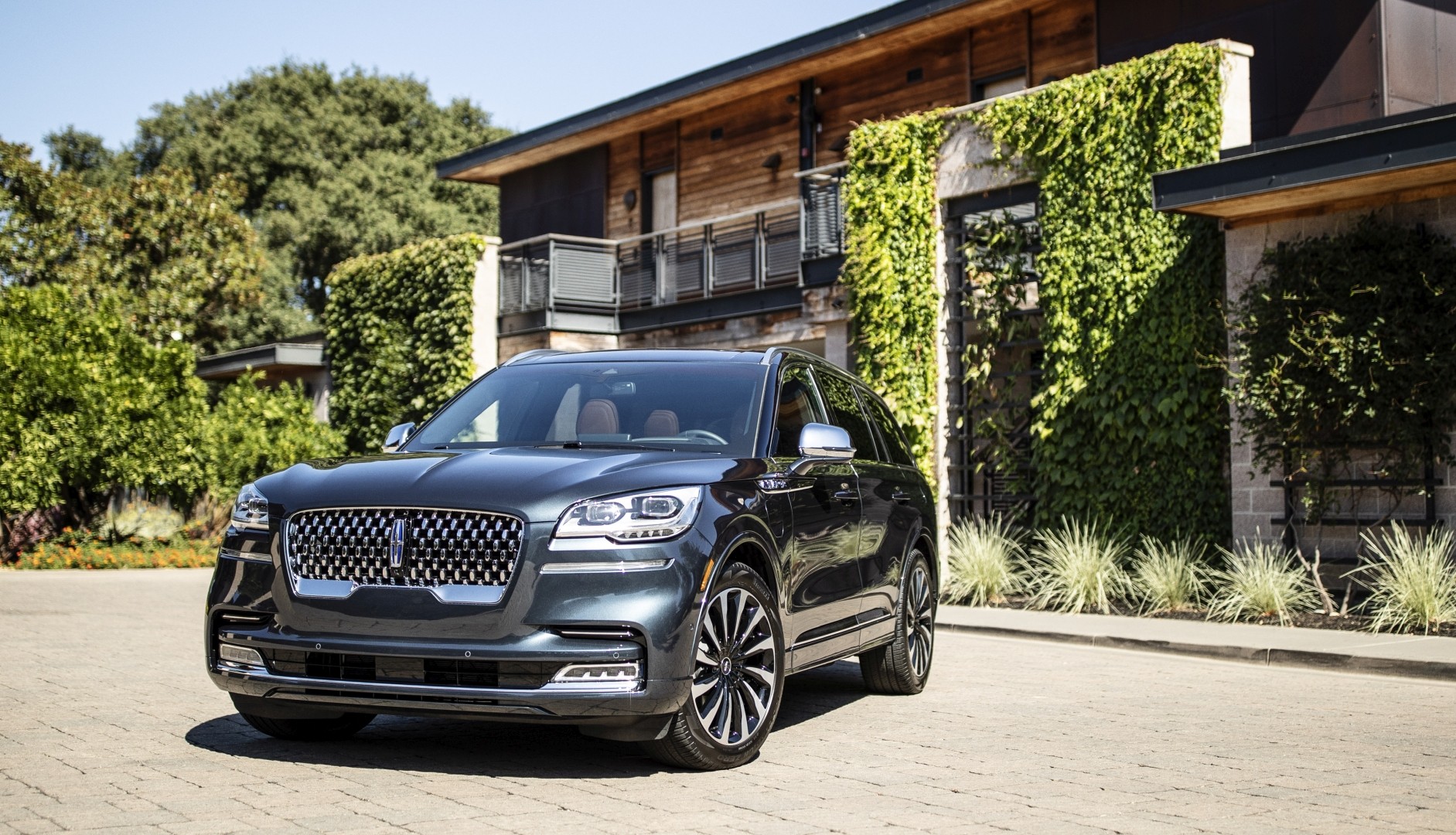 Lincoln Aviator photo 49