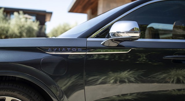Lincoln Aviator photo 50
