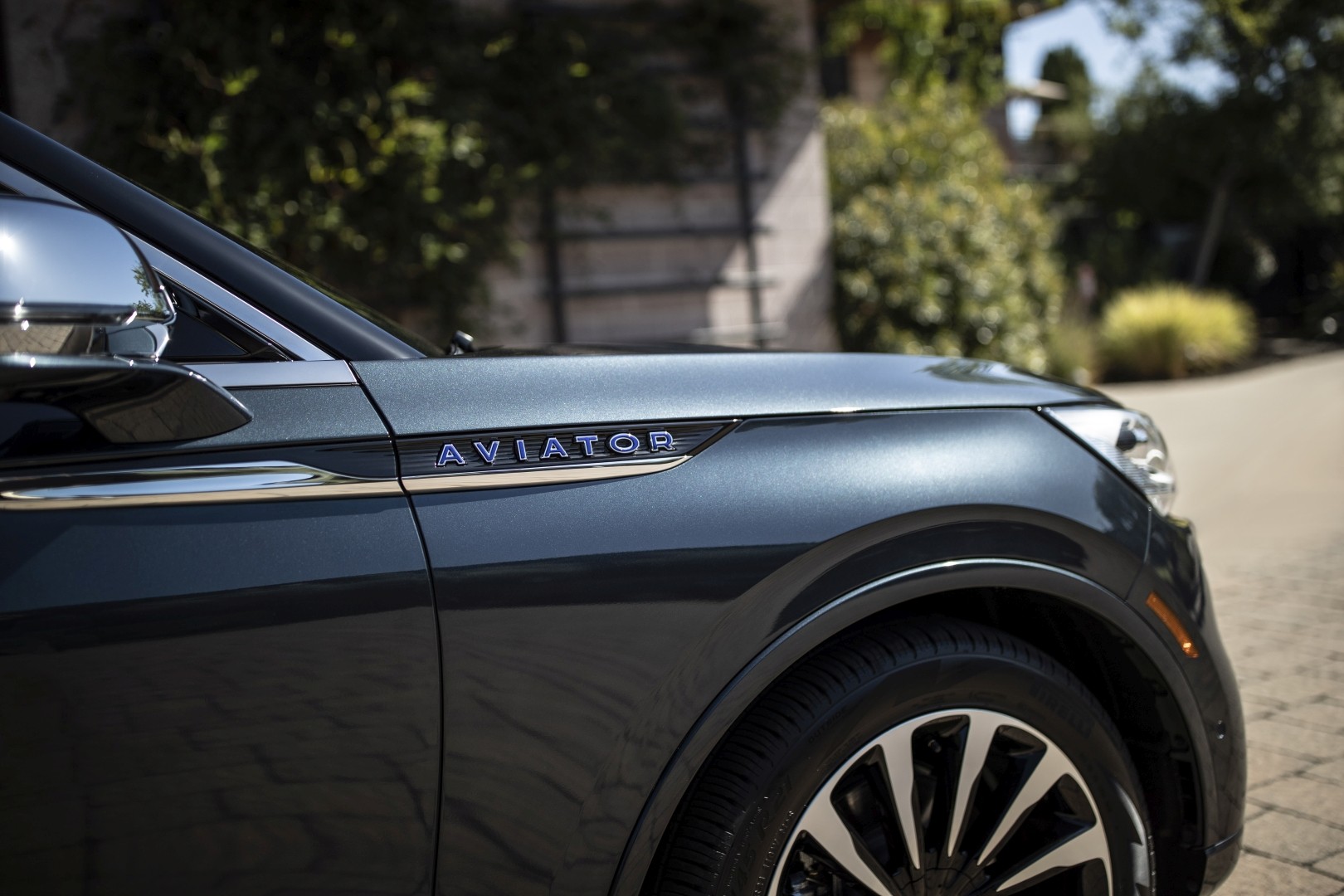 Lincoln Aviator photo 52