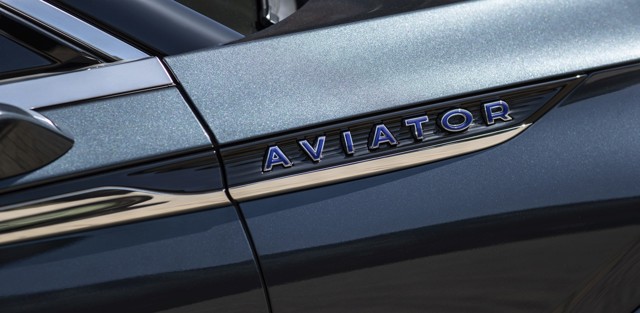 Lincoln Aviator photo 54