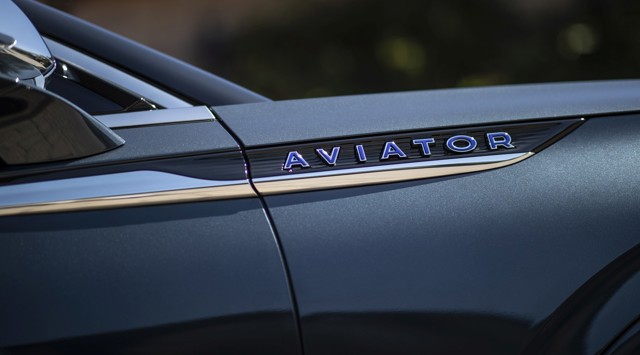 Lincoln Aviator photo 56