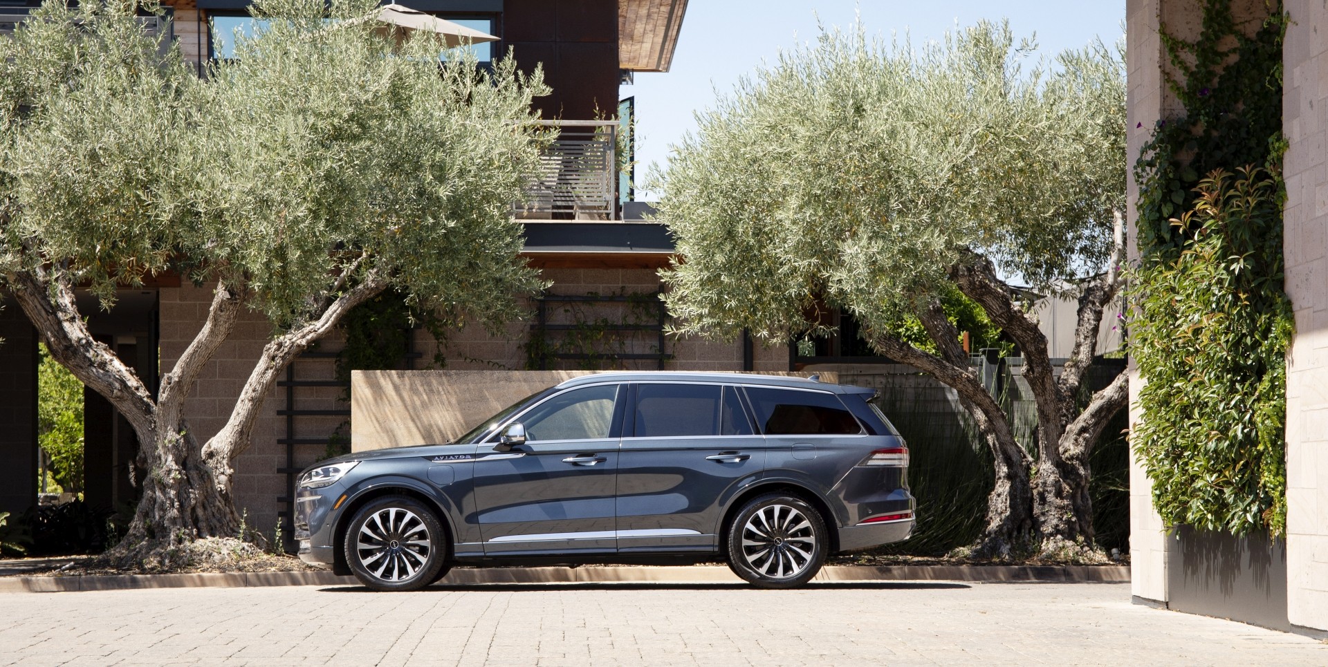 Lincoln Aviator photo 66