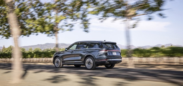 Lincoln Aviator photo 78