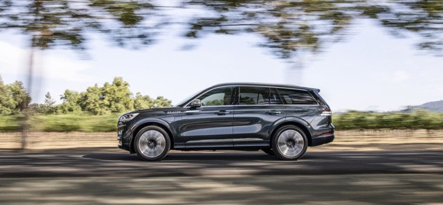 Lincoln Aviator photo 79
