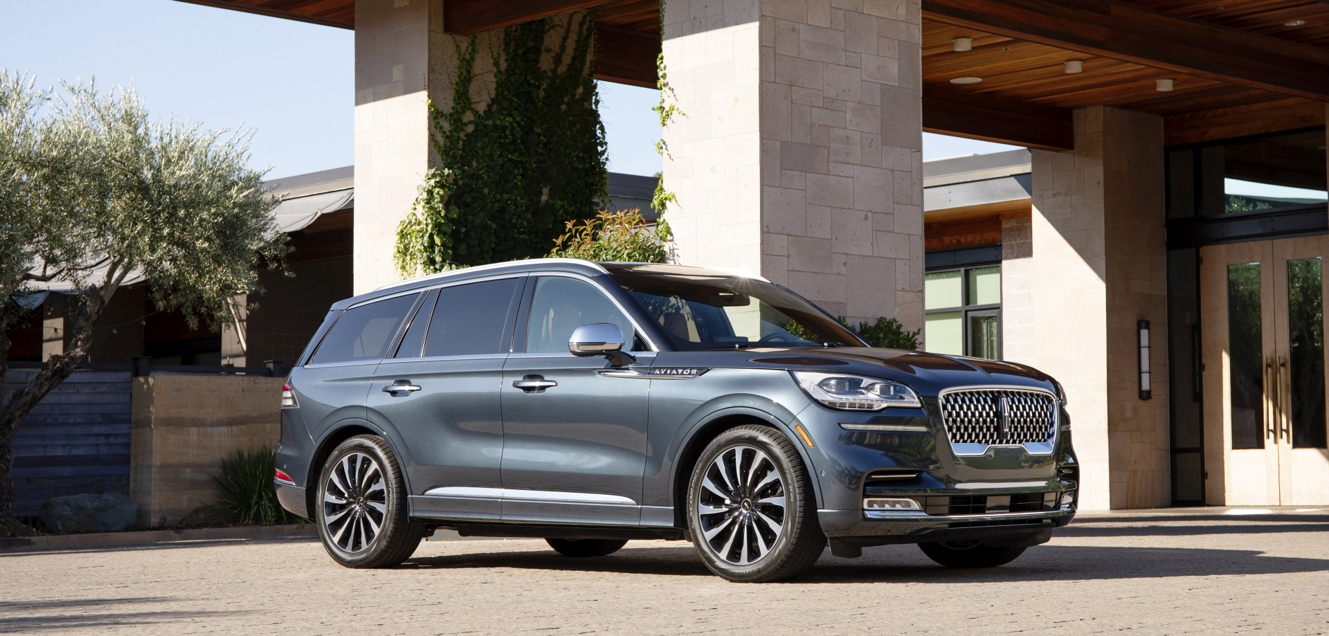 Lincoln Aviator photo 81