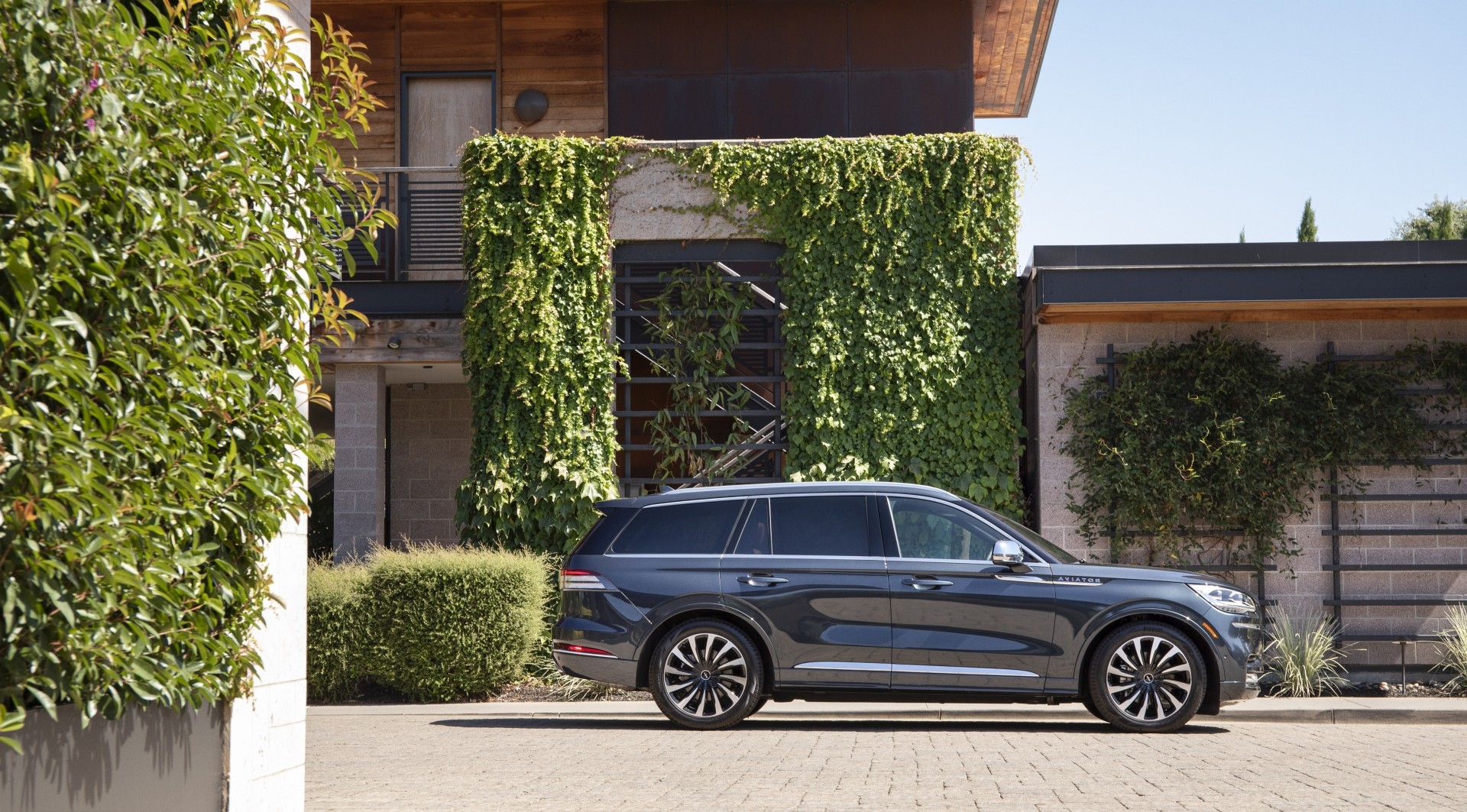Lincoln Aviator photo 84