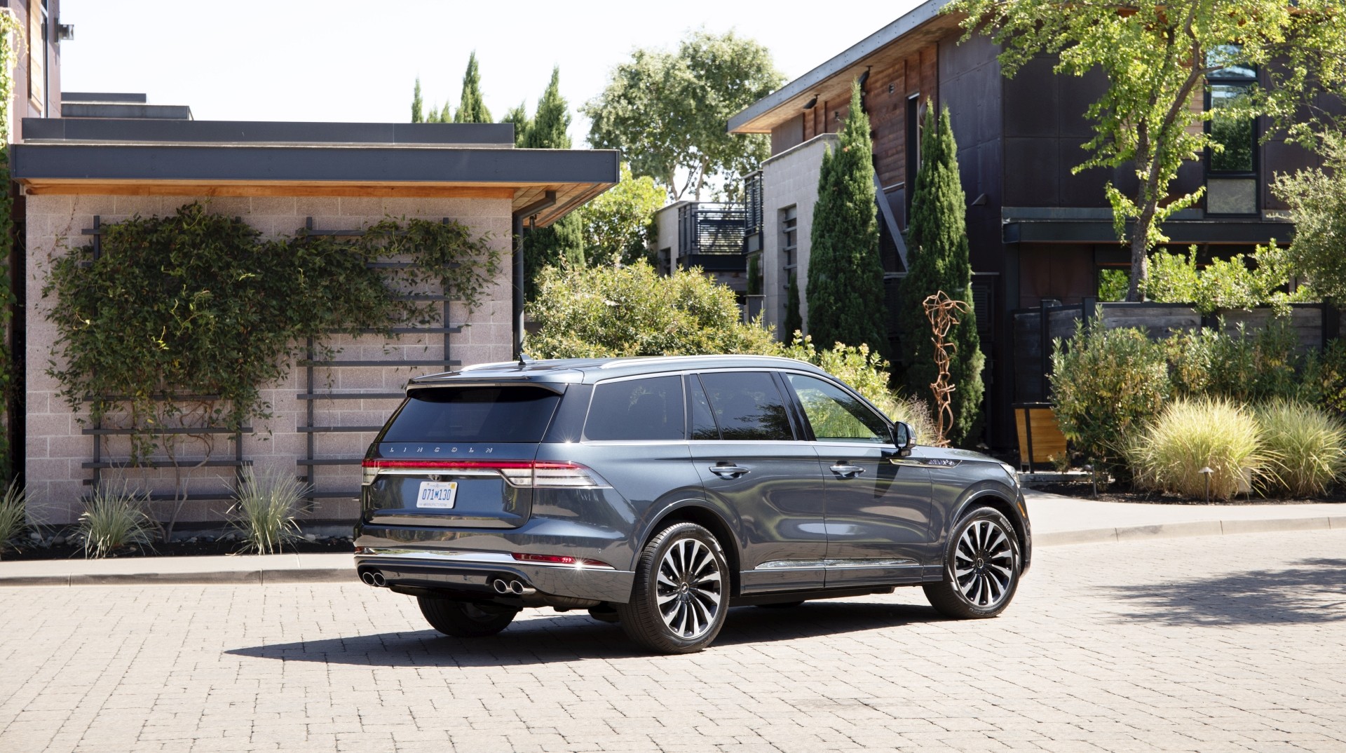 Lincoln Aviator photo 86