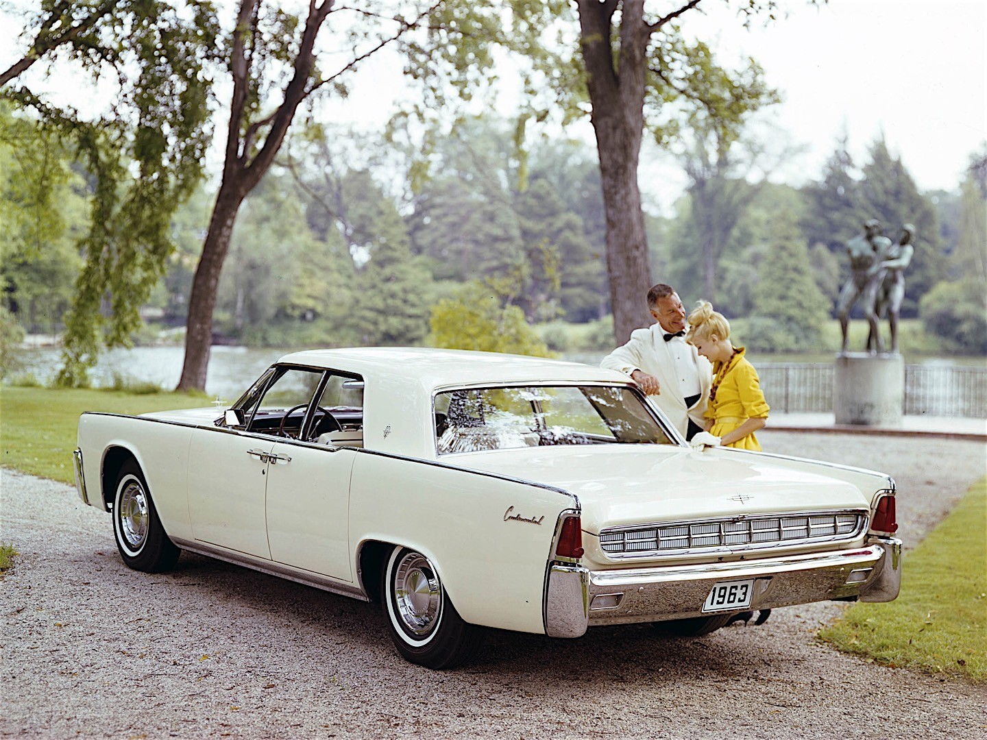 Lincoln Continental photo 10