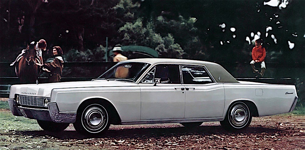 Lincoln Continental photo 21