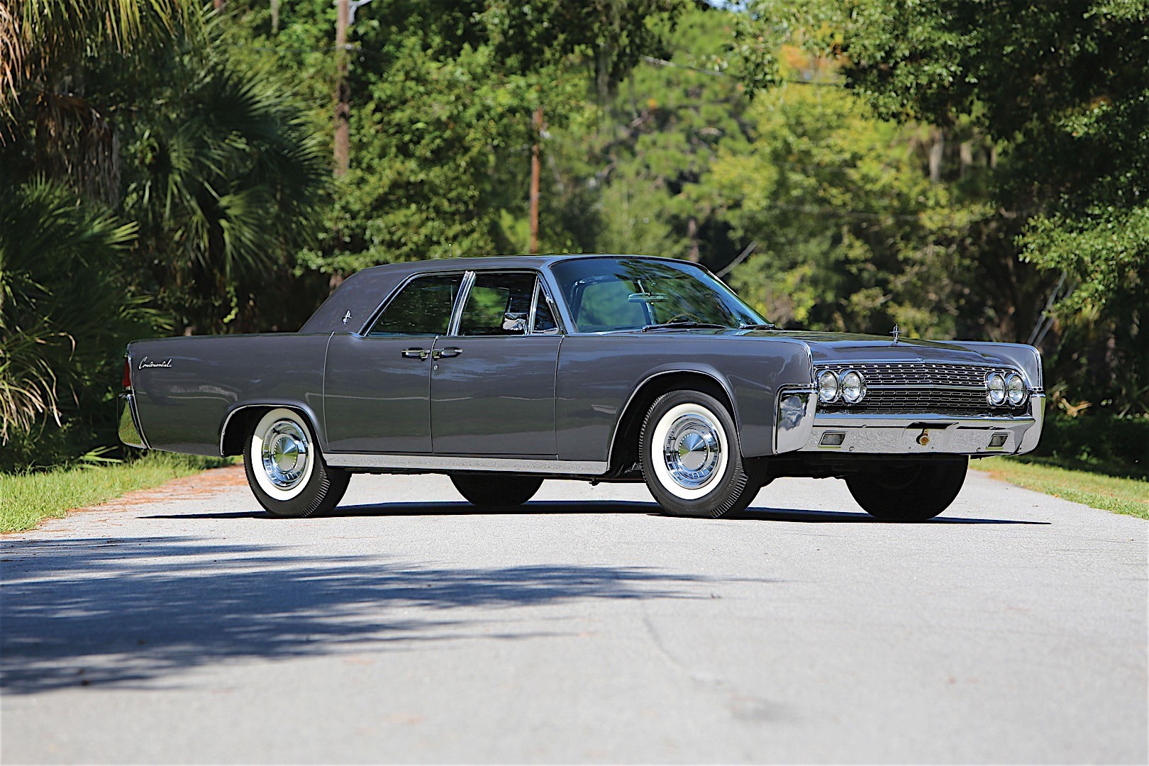 Lincoln Continental photo 23