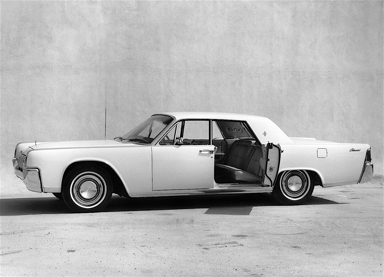 Lincoln Continental photo 31