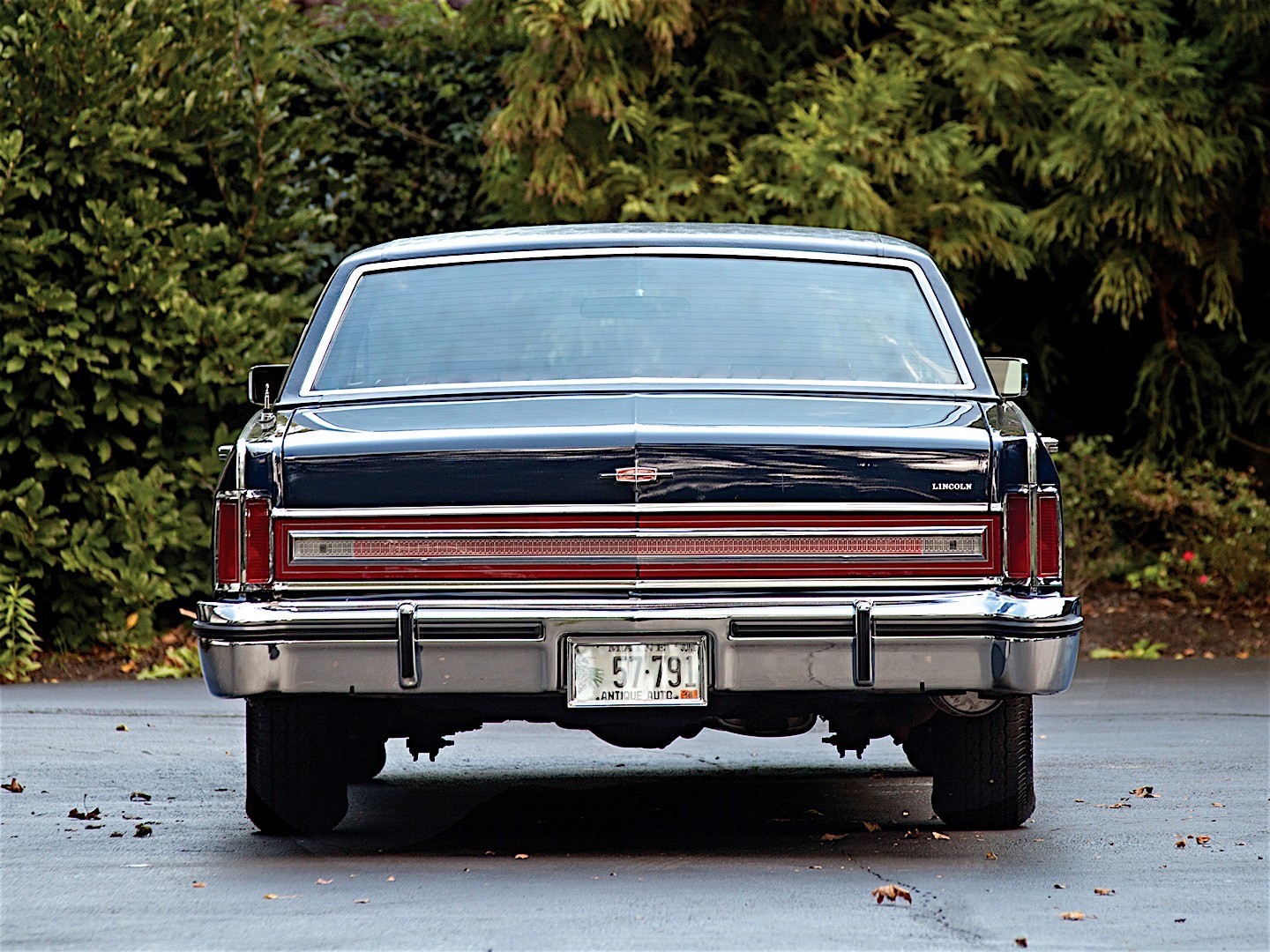 Lincoln Continental photo 5