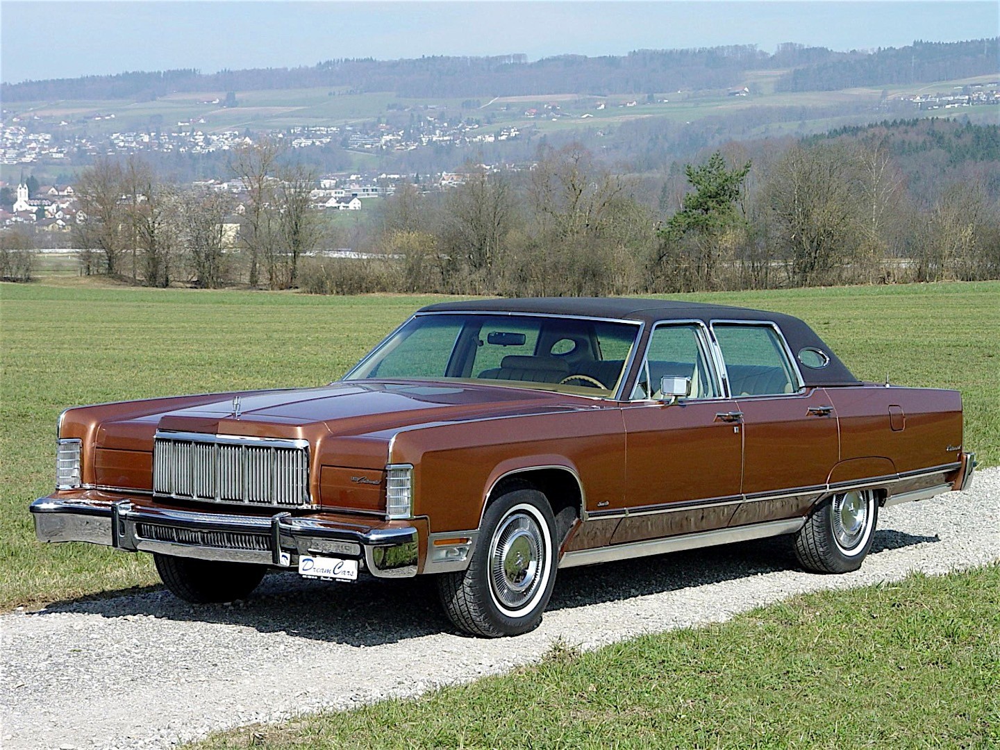 Lincoln Continental photo 23