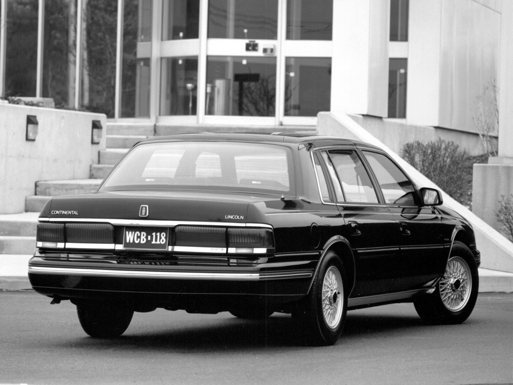 Lincoln Continental photo 4