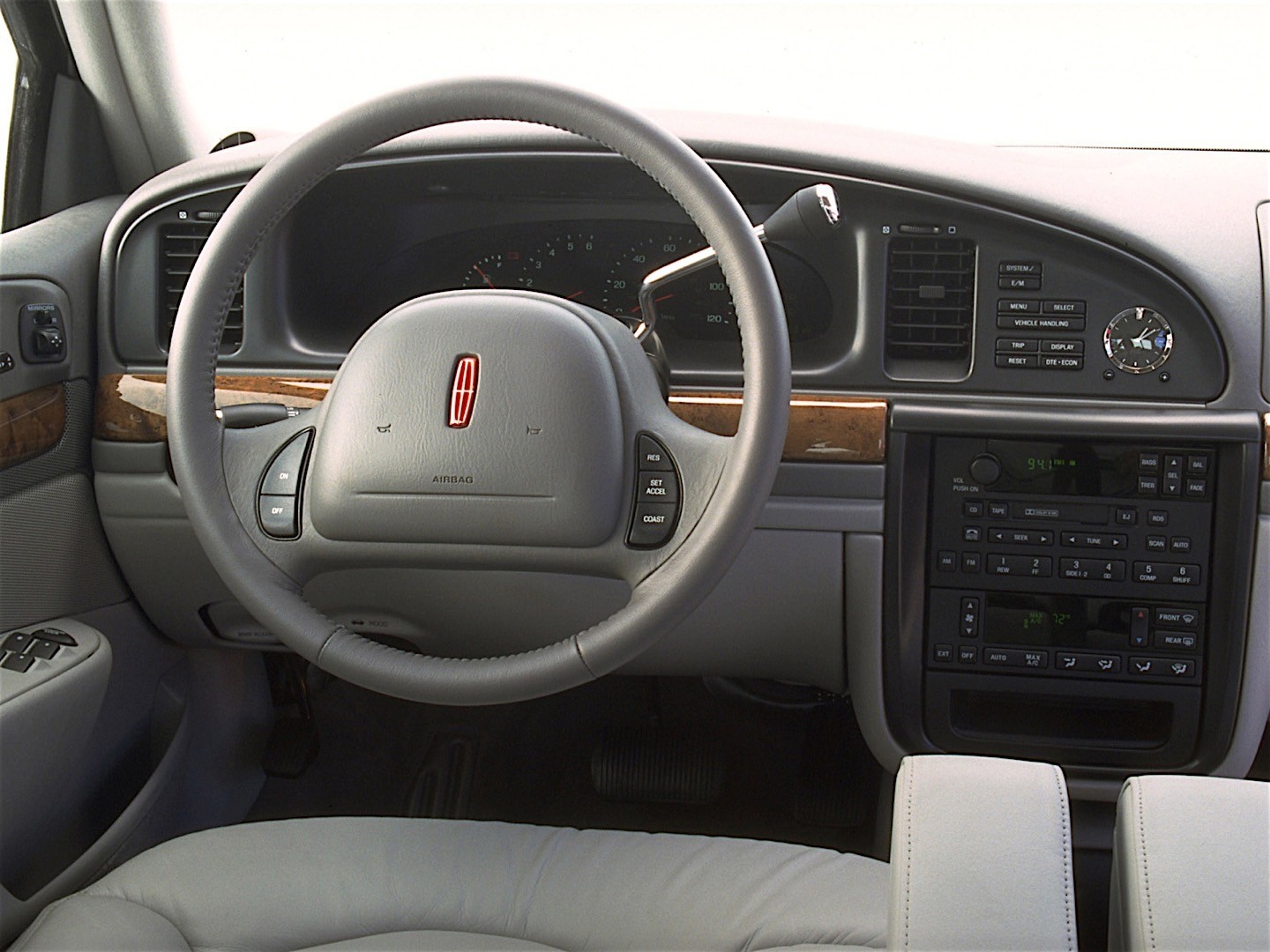 Lincoln Continental photo 40