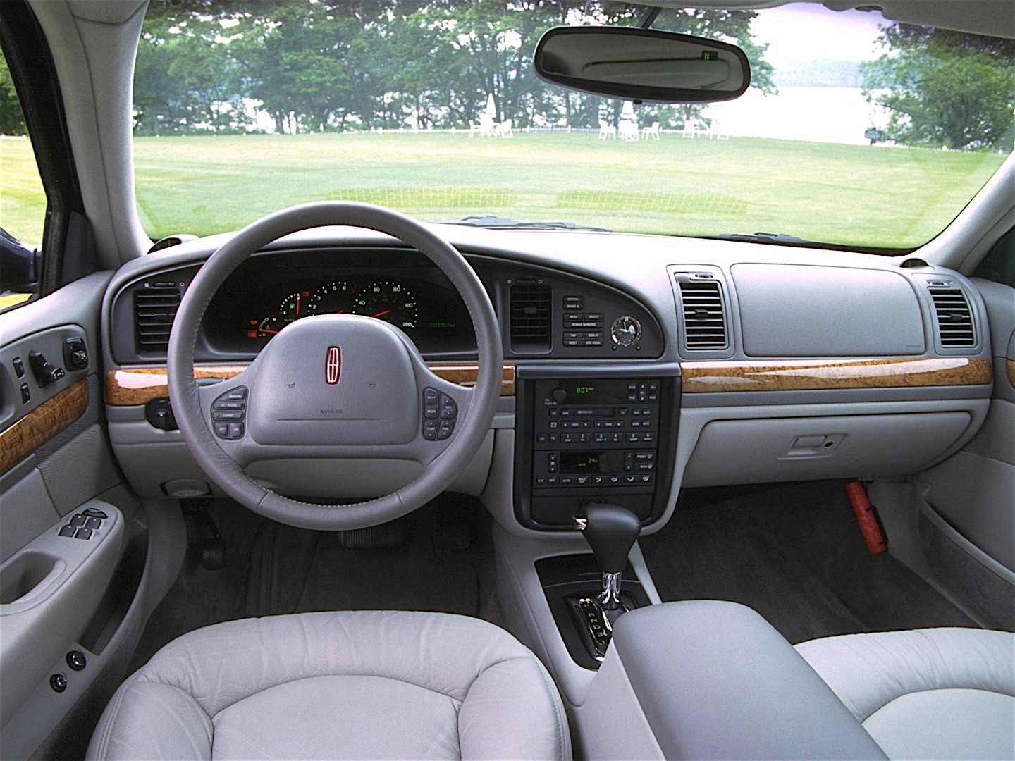 Lincoln Continental photo 42