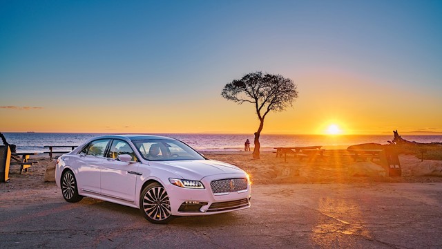 Lincoln Continental photo 13