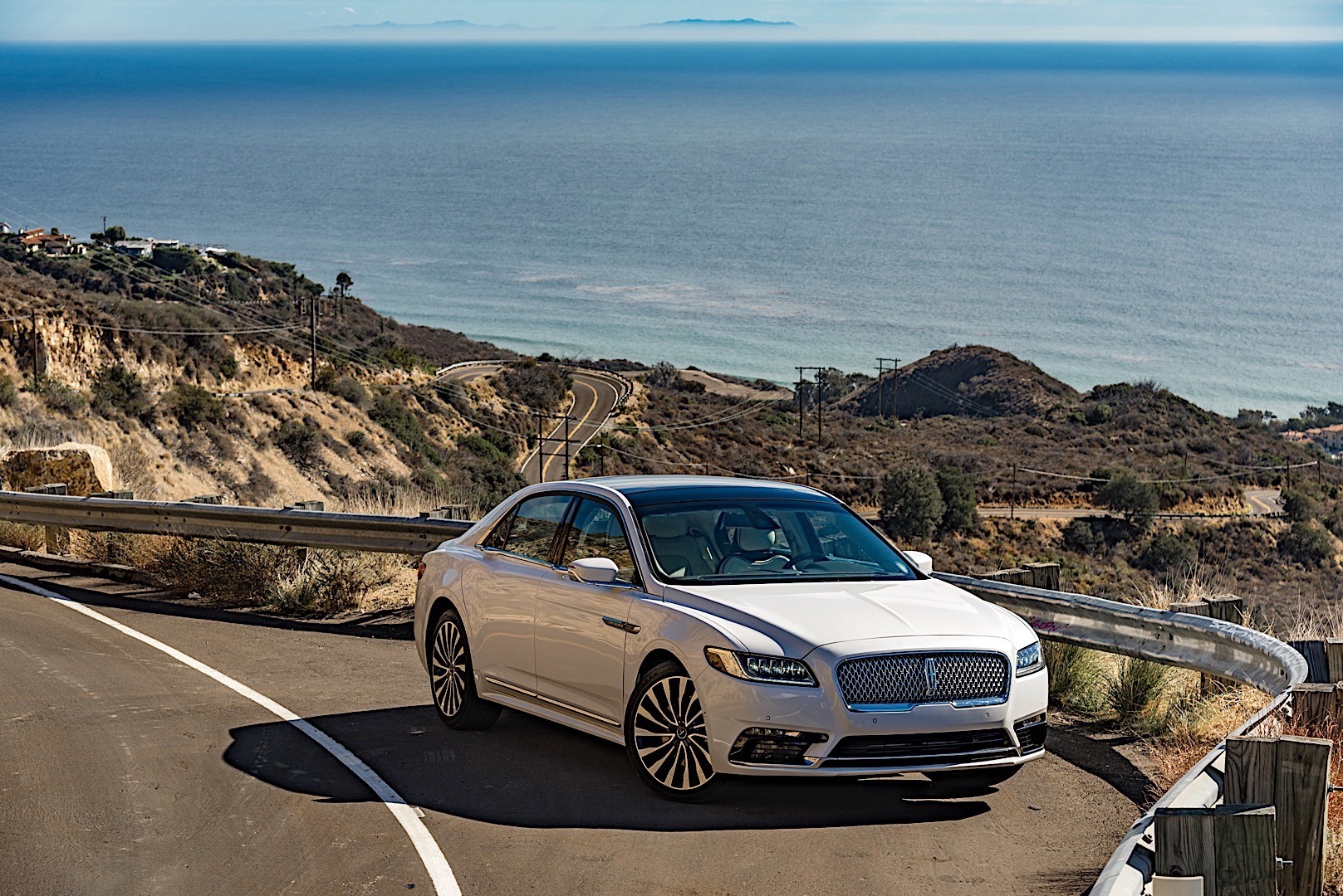 Lincoln Continental photo 15