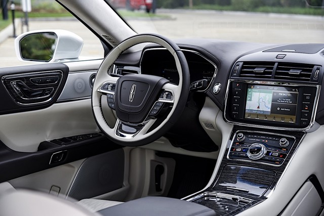 Lincoln Continental photo 33
