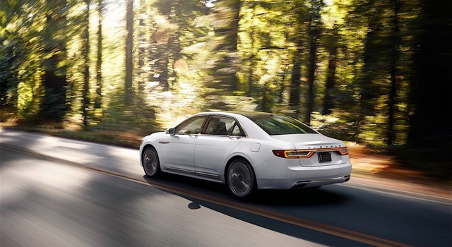 Lincoln Continental photo 3