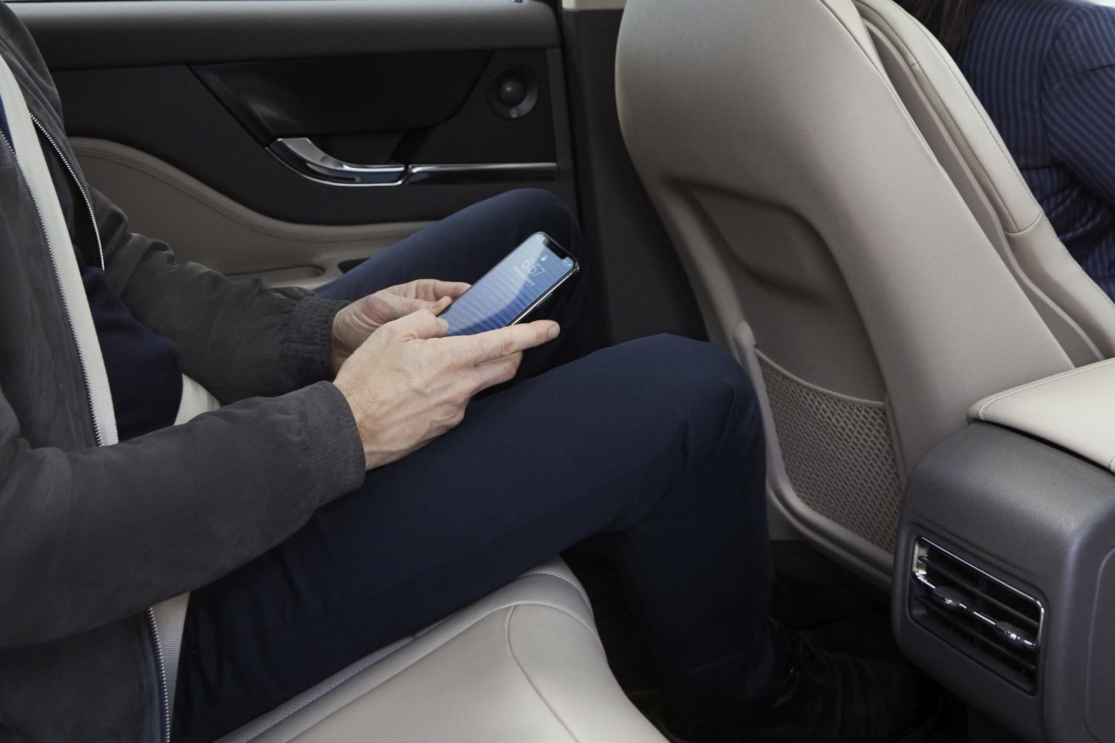 Lincoln Corsair photo 41