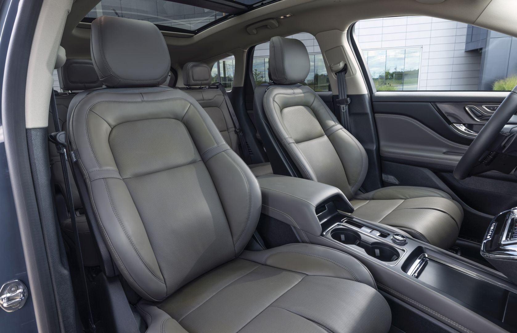 Lincoln Corsair photo 23