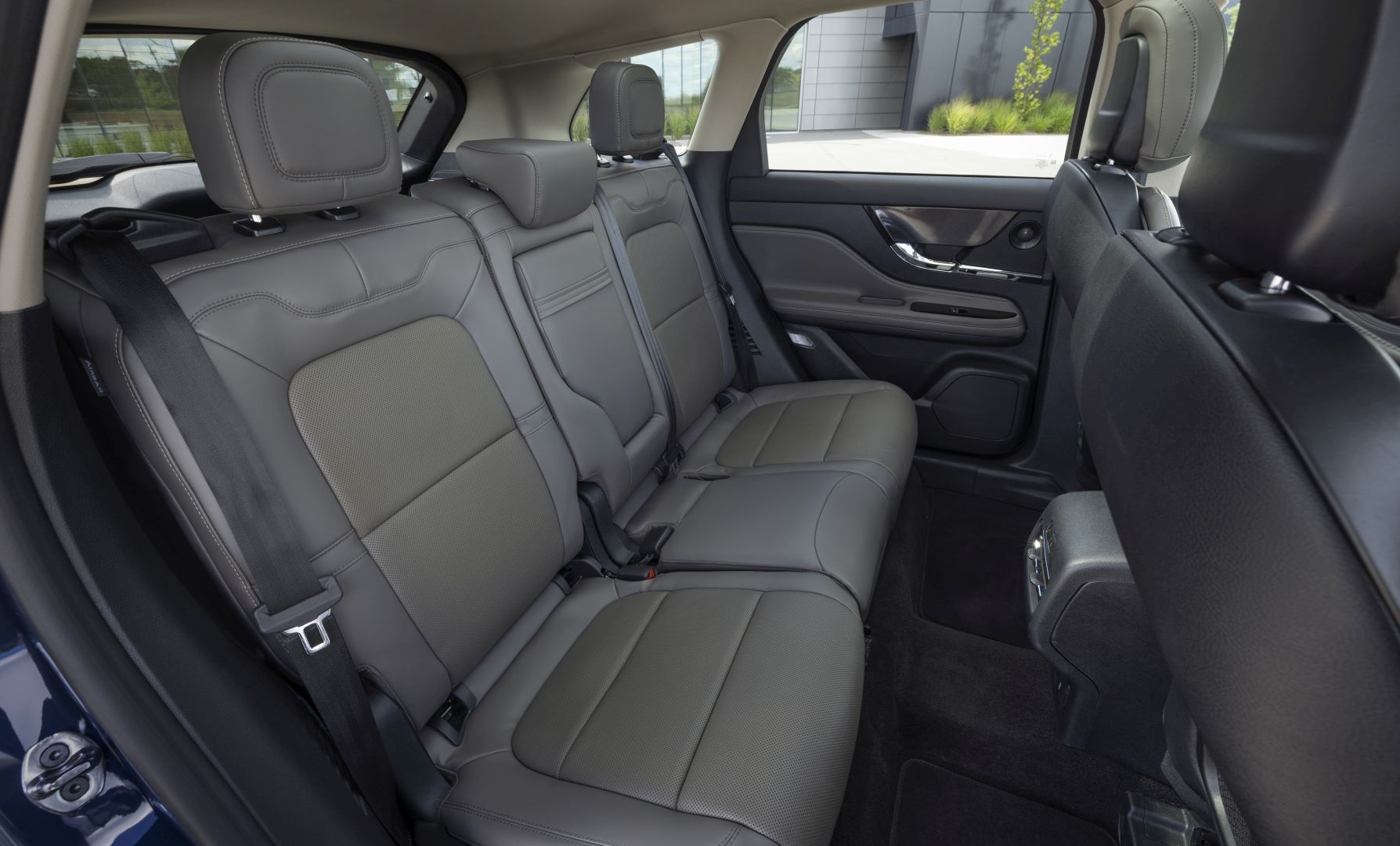 Lincoln Corsair photo 24