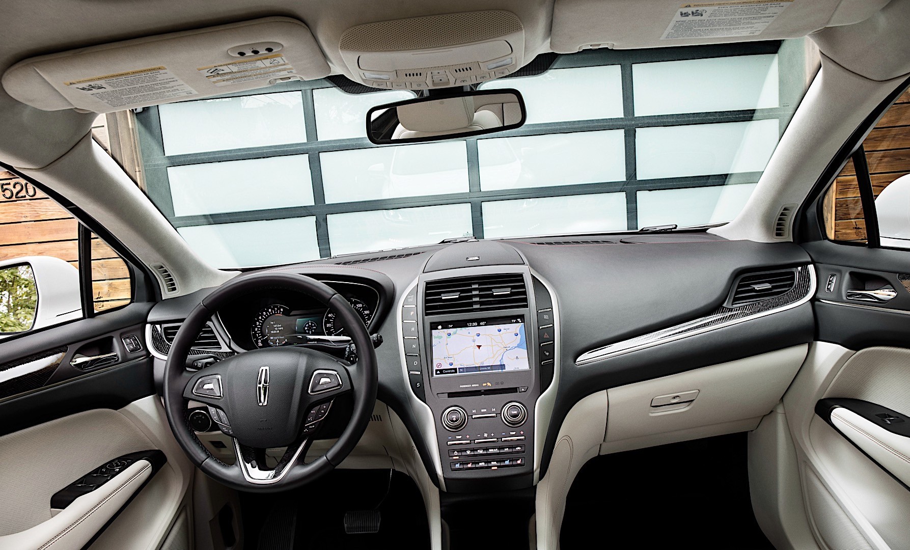 Lincoln Mkc photo 10