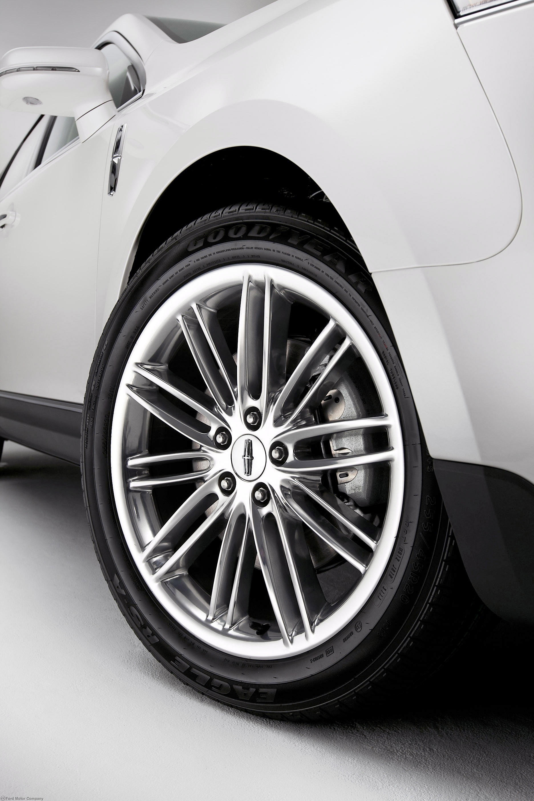 Lincoln Mkt photo 22