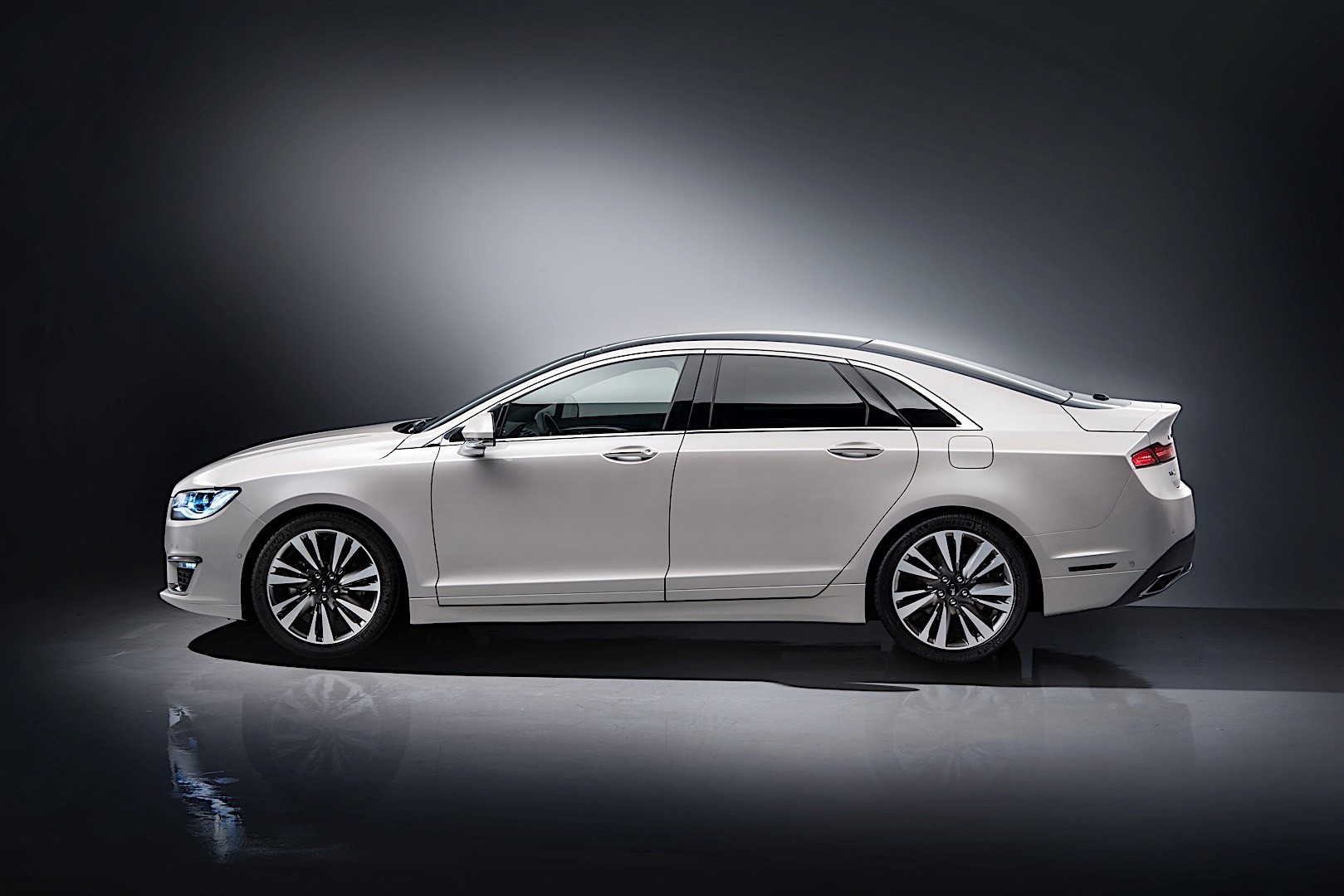 Lincoln Mkz photo 2