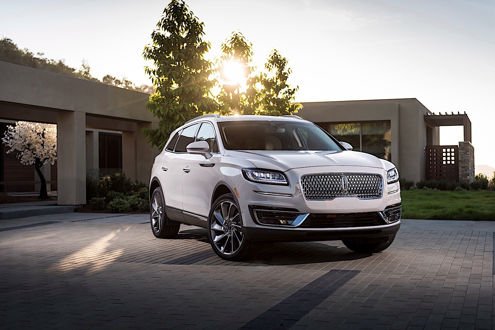 Lincoln Nautilus photo 7