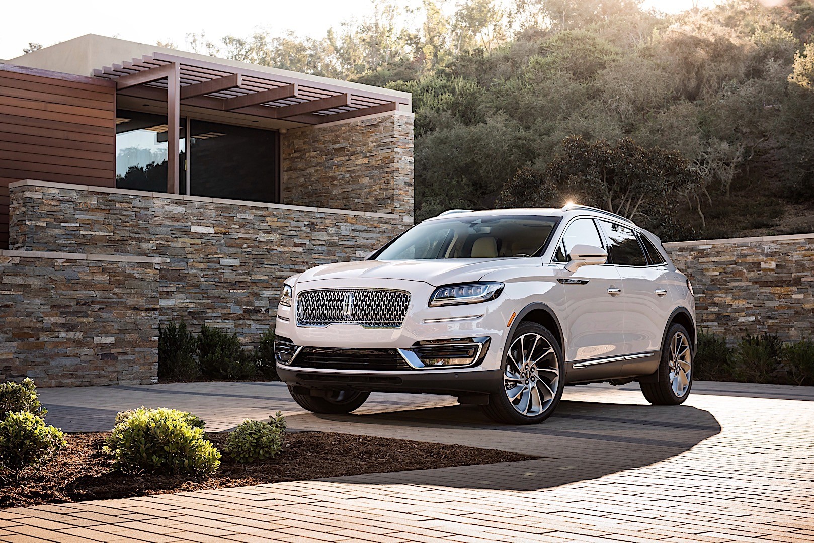 Lincoln Nautilus photo 10