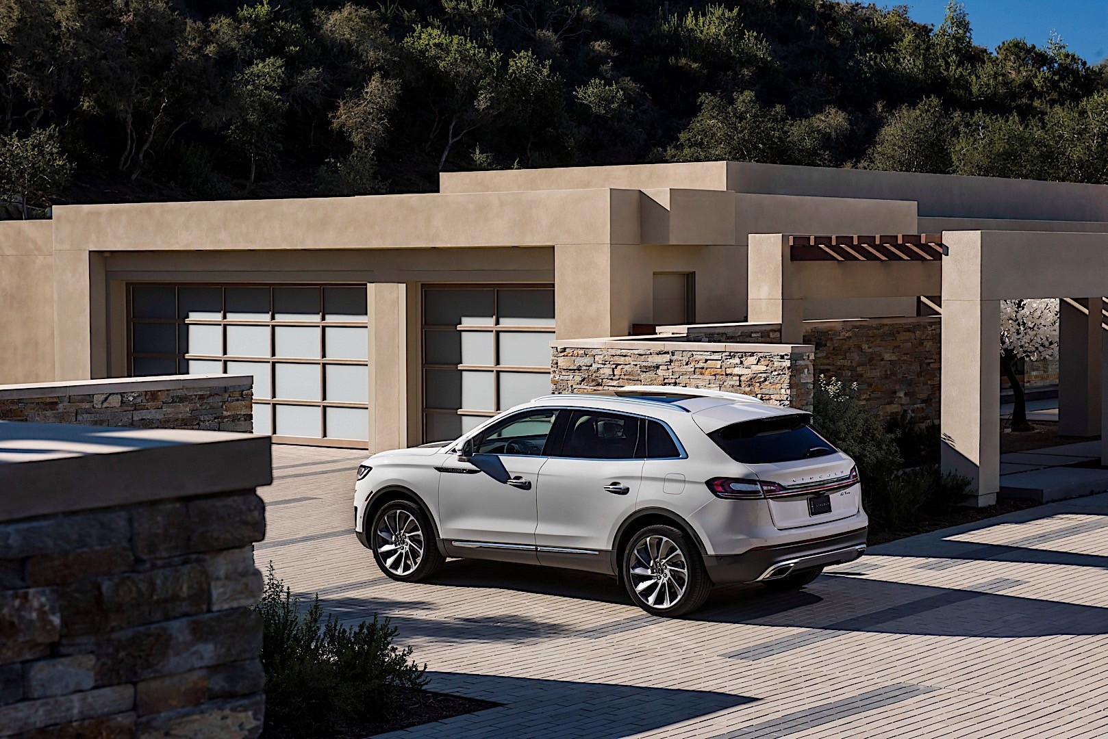 Lincoln Nautilus photo 14