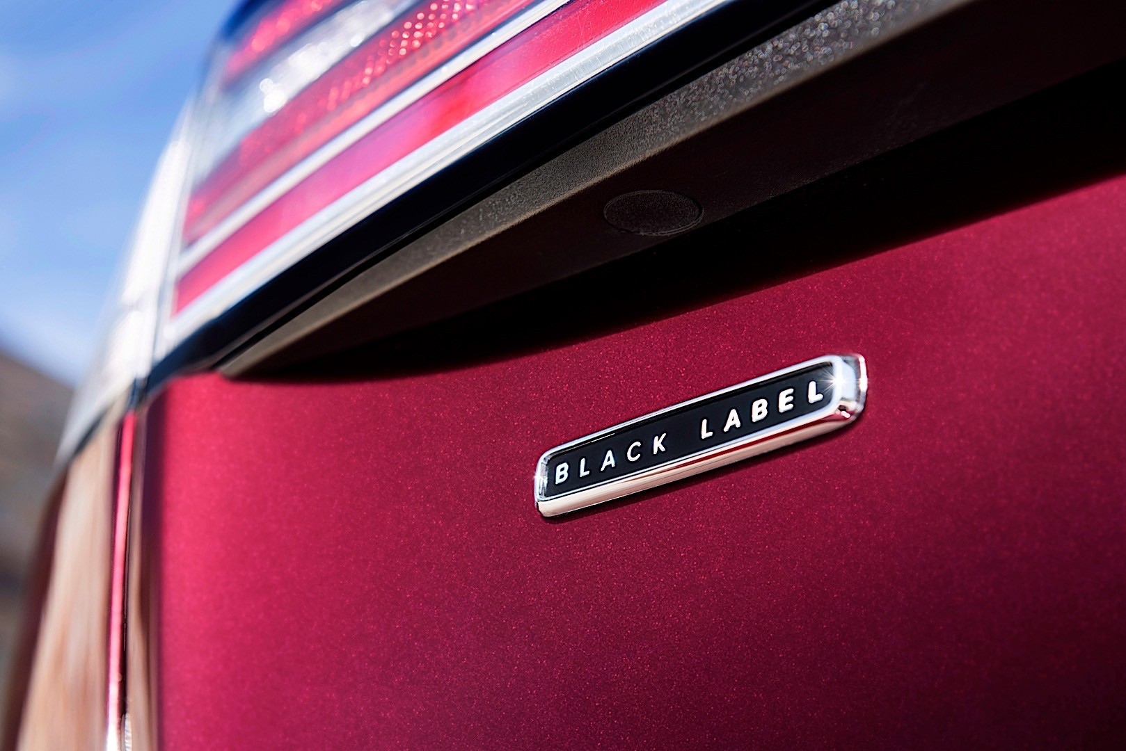 Lincoln Nautilus photo 21