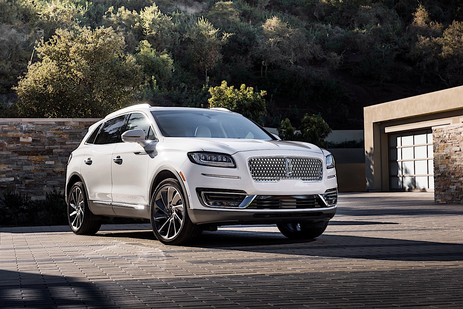 Lincoln Nautilus photo 33