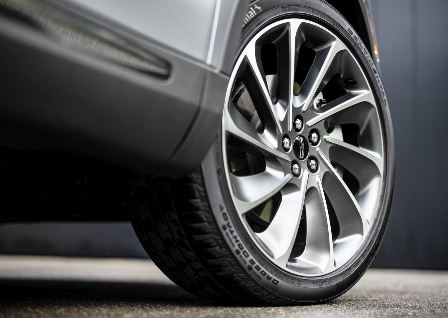 Lincoln Nautilus photo 4