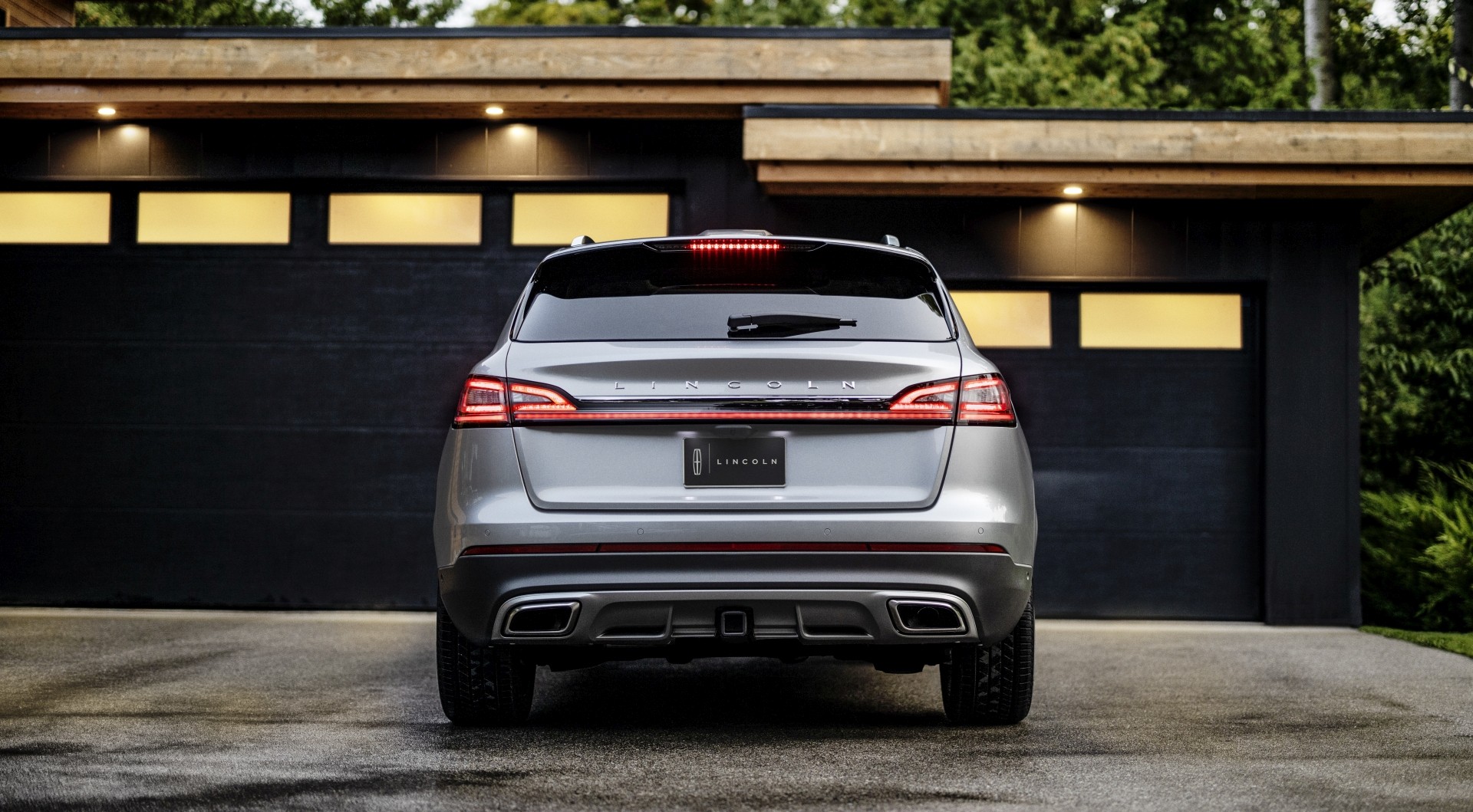 Lincoln Nautilus photo 7