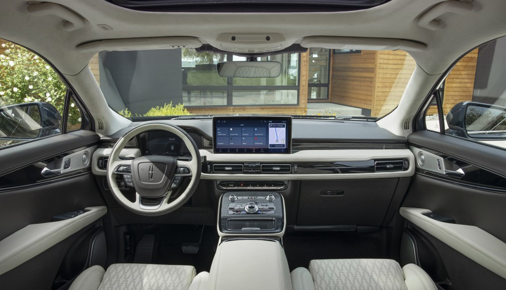 Lincoln Nautilus photo 40