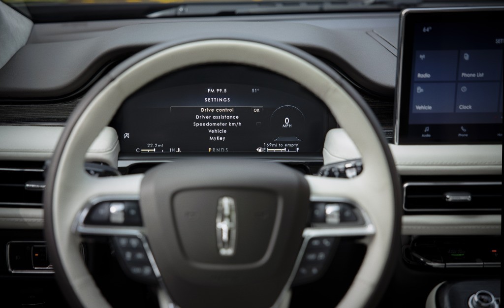 Lincoln Nautilus photo 41