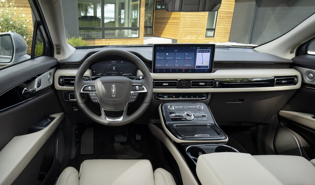 Lincoln Nautilus photo 45