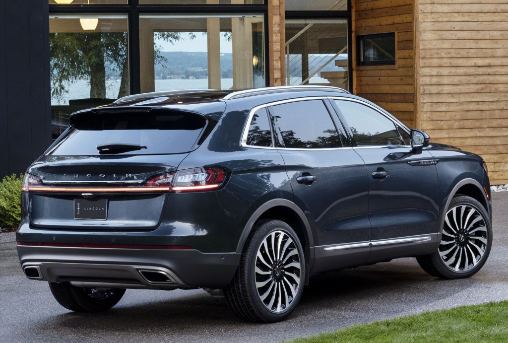 Lincoln Nautilus photo 19