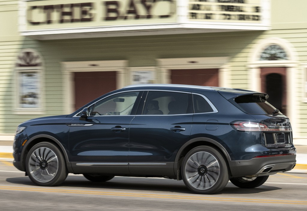 Lincoln Nautilus photo 25